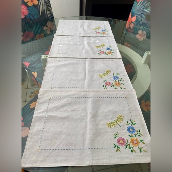 Embroidered Placemats Set of 4 Cotton Butterflies Tea Time Spring Cottagecore - Picture 4 of 11